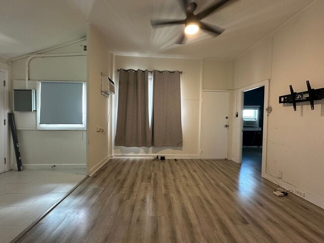 Building Photo - 430 Liliha Ct Ln Unit House