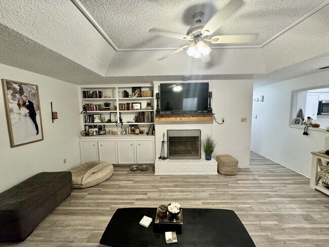 Photo - 4804 76th St