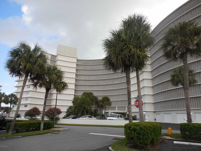 Building Photo - 903 Ocean Dr S Unit 903