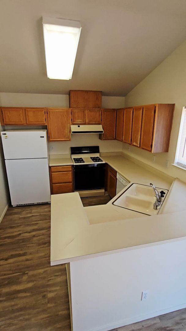 Photo - 2 Bed 2 bath 2 car garage Sierra Highlands home For Rent