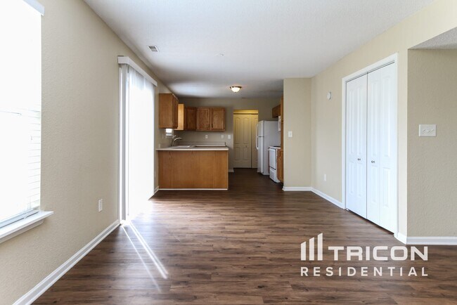 Photo - 1745 Perry Commons Blvd