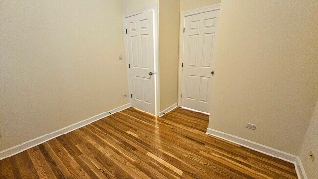 Photo - 511 N Hartland Ct Unit 2N