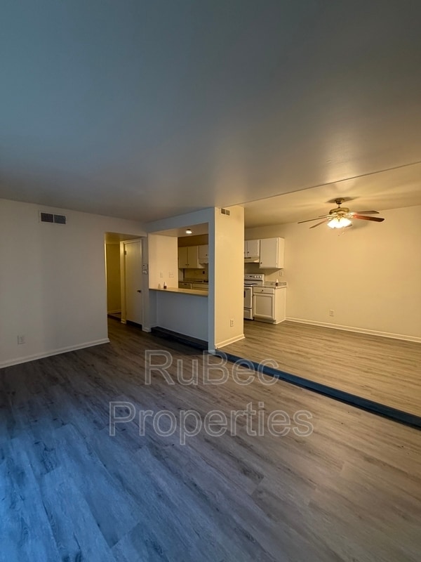 Photo - 702 Farmhurst Dr Unidad N