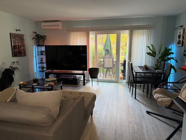 Photo - 148 Billington Ln Unidad 148