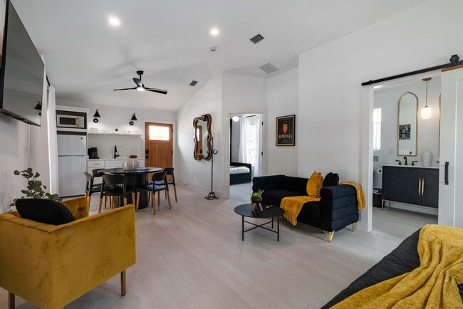 28 W Castillo Dr Unit SI ID1281948P