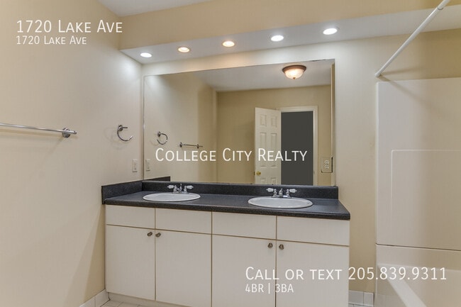 Photo - 1720 Lake Ave