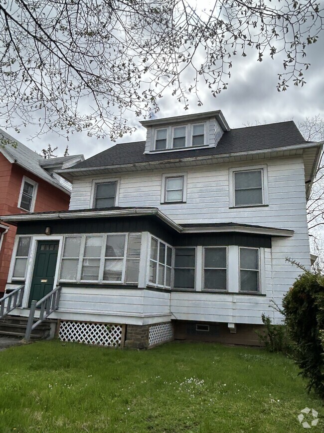 Building Photo - 1140 Plymouth Ave S Rental