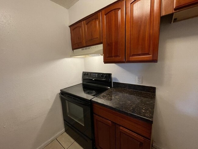 Photo - 512 Commerce St