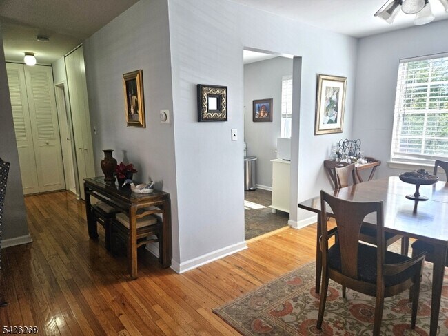 Photo - 800 Old Springfield Ave