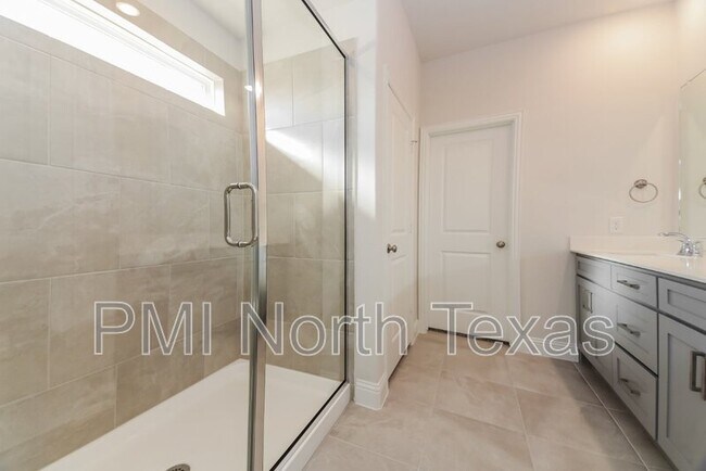 Photo - 515 Parrino pkwy