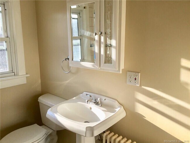 53 Grove St Unit B