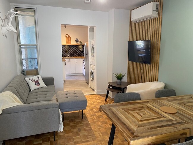 Building Photo - 1285 Rue Robin Unit 1285