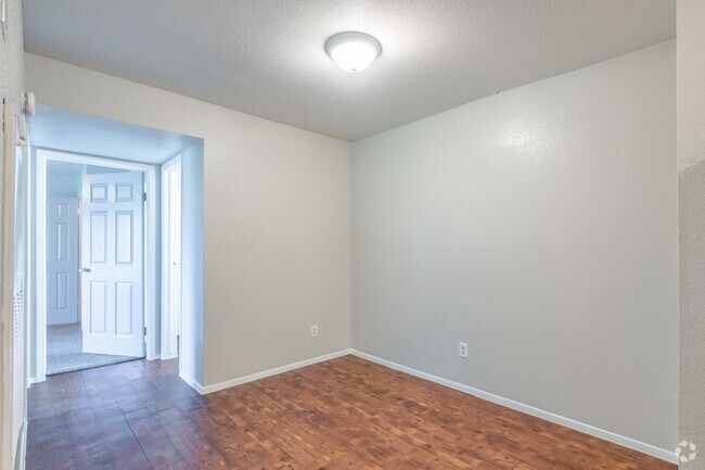 Whisper Oaks Apartments