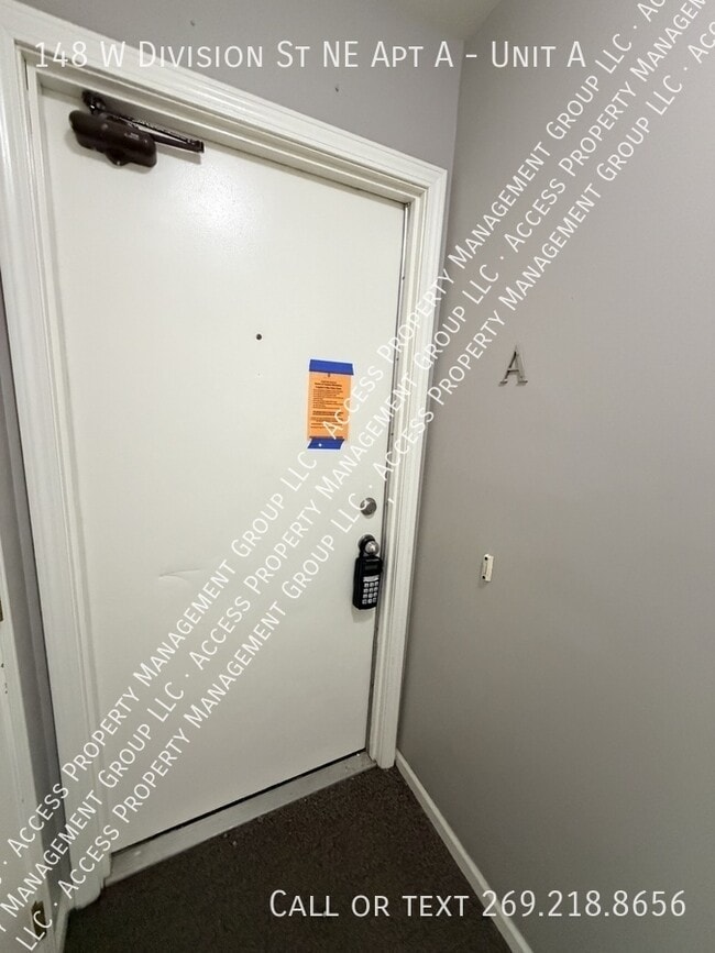 Photo - 148 W Division St NE