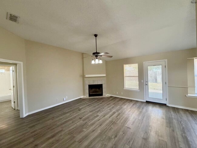 408 Horseshoe Ln