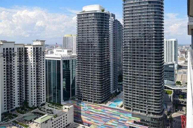 Photo - 1000 Brickell Plaza Unit 2910