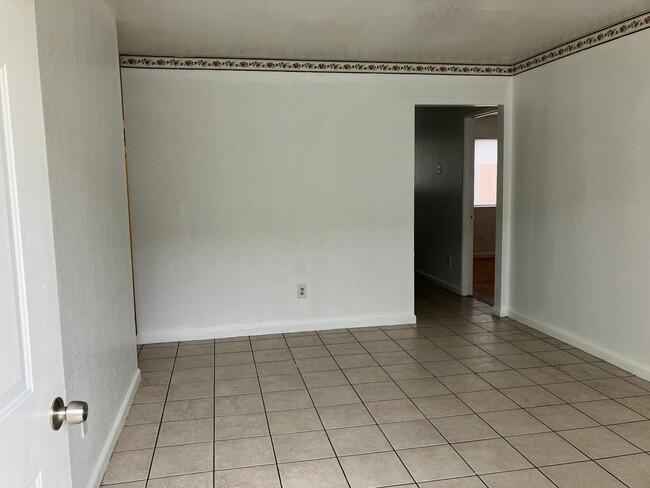 Photo - W 13th Unidad 928 W 13th St