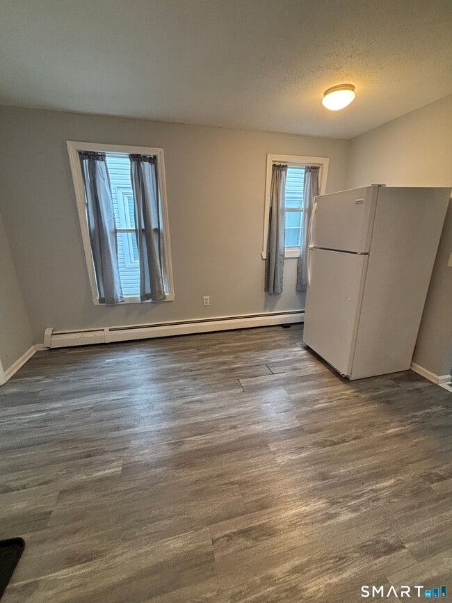 Photo - 172 Grand St
