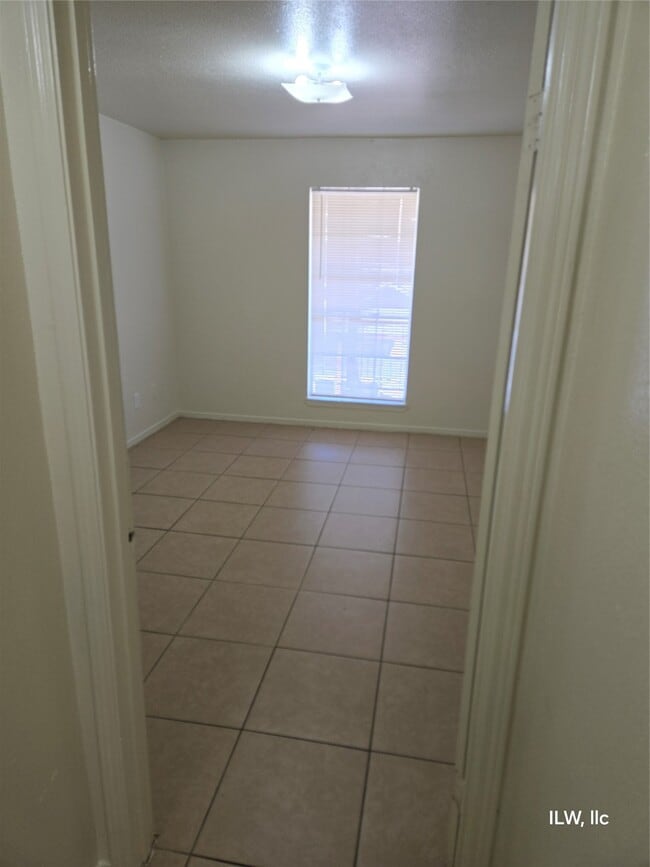 Photo - 830 Victoria Dr Unidad A