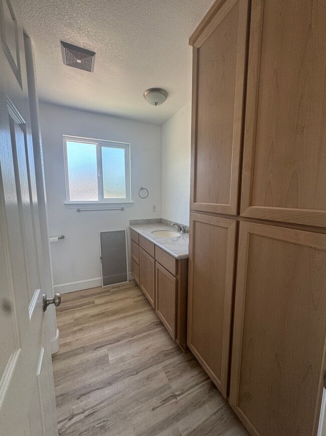 Photo - 2 bed/1 ba cottage - downtown Yuba City
