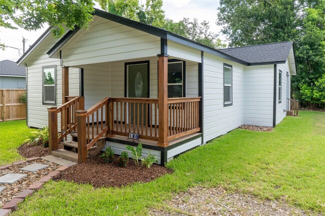 Photo - 130 E Bernard St