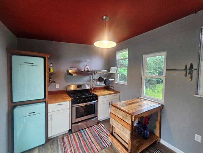 15-1724-2048 Maia Ave