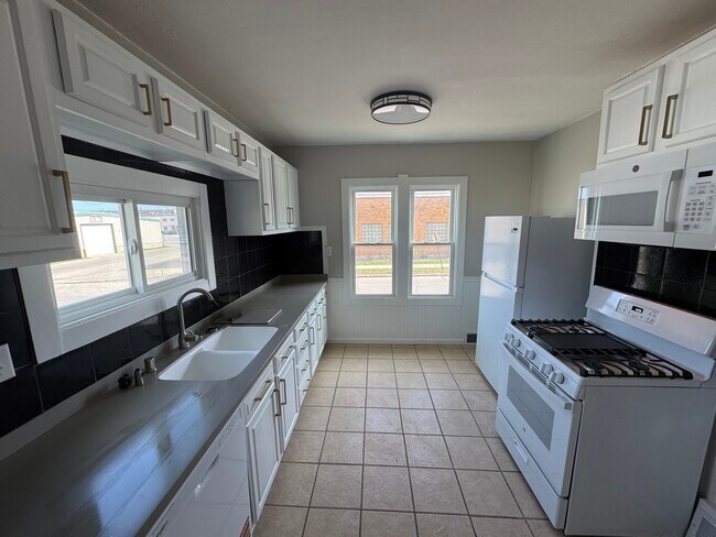 Photo - 6433 39th Ave