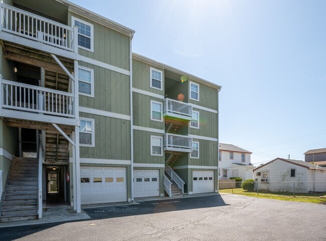 COZY AND FURNISHED OFF-SEAON MONTHLY RENTAL - COZY AND FURNISHED OFF-SEAON MONTHLY RENTAL