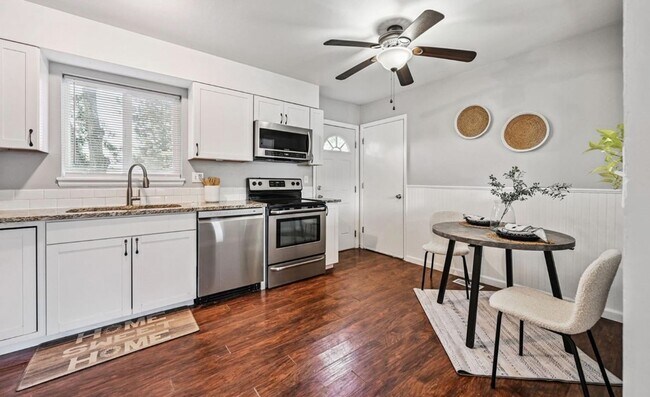 Photo - Beautiful 3 Bed, 2 Bath Split-Level Home w...