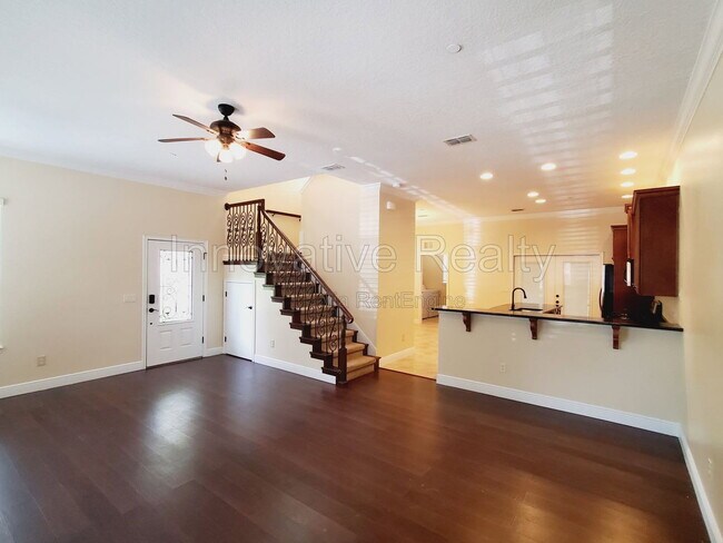1381 Orchid Ave