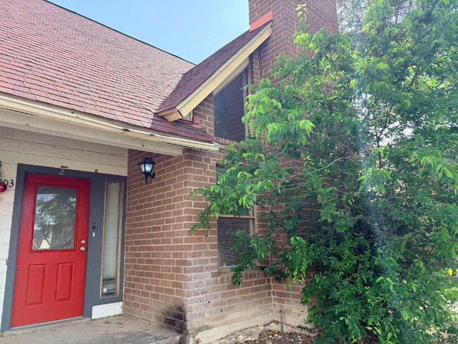 Building Photo - 4103 Cape Cod Unit 2