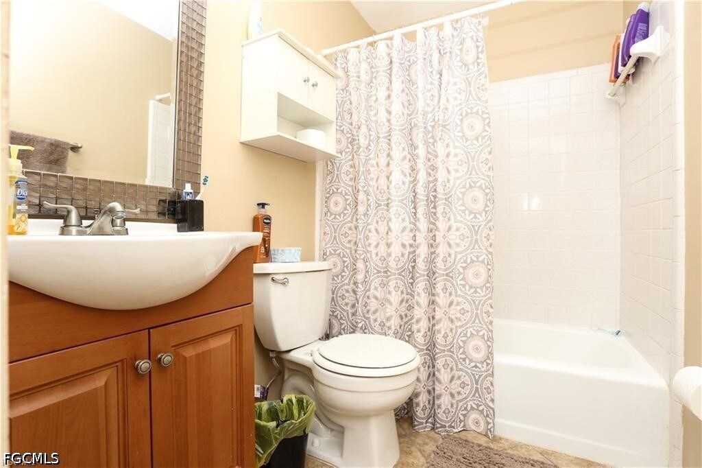 Photo - 4901 Victoria Dr Unit 204