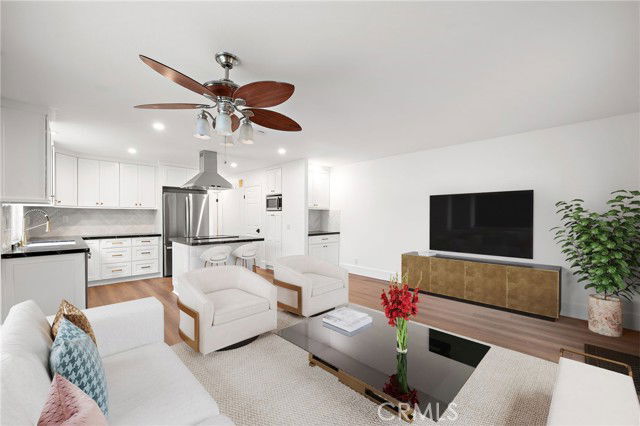 Photo - 377 Roycroft Ave