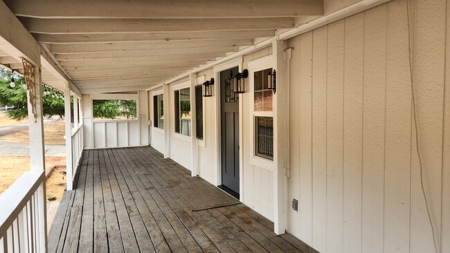 Photo - 18400 Pellisier Rd