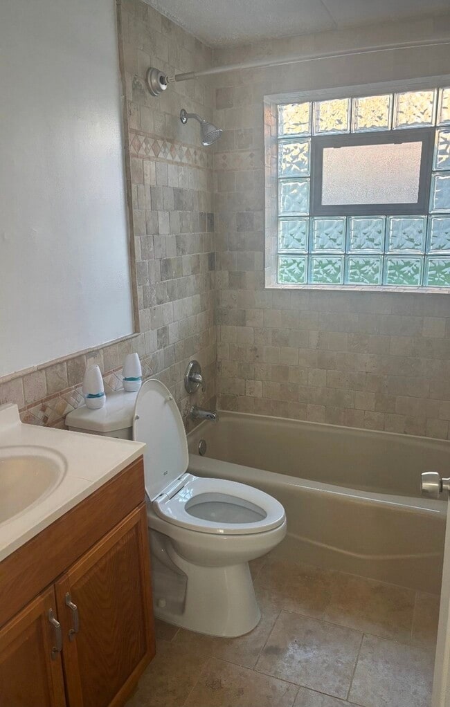 21W205 Tee Ln