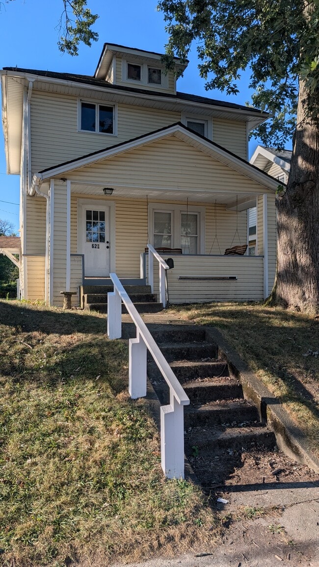 Photo - 621 Bebb Ave SW Casa