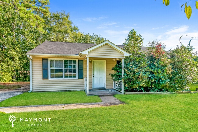 Building Photo - Comfortable 3-Bedroom Home