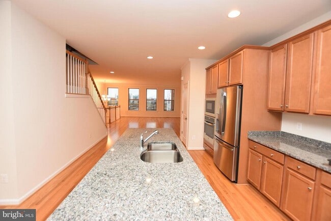Building Photo - 42452 Dogwood Glen Square