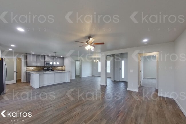 Photo - 2806 Daytona Ave