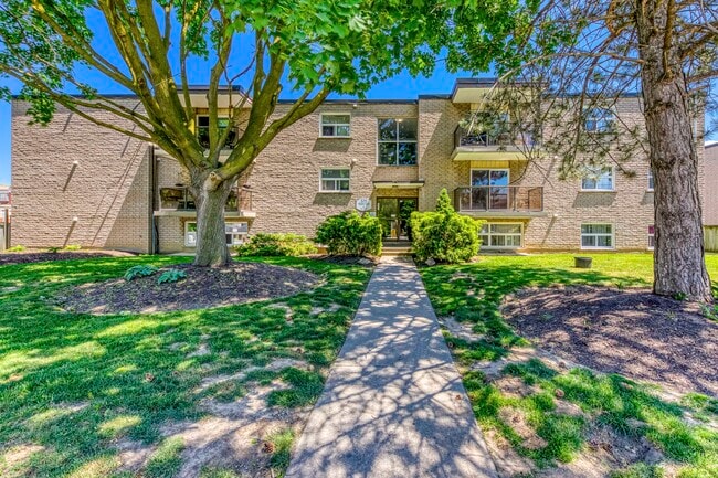 Photo - Henley & Cypress Gardens Apartments
