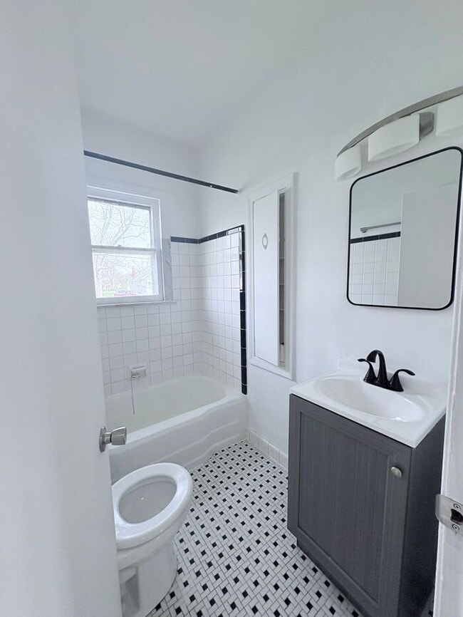 Photo - Charming 1 bed 1 baths in Columbus!