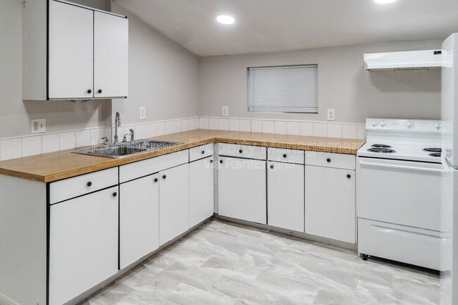 Photo - 227 E Ermina Ave Unit 1