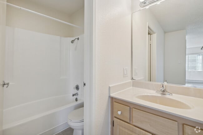 Estudio - 442SF - Gatewood Village