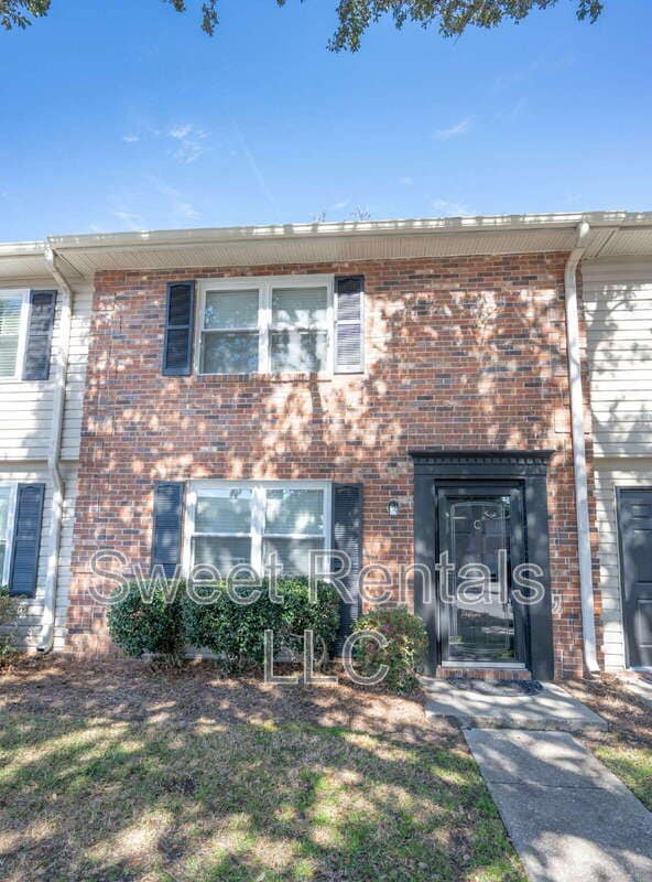 Photo - 415 Parkdale Dr