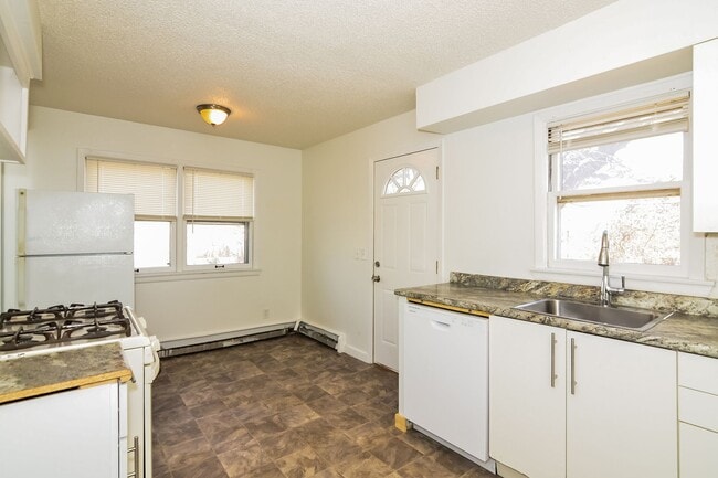 Photo - 314 Knox Ave N Unit 3 (318)