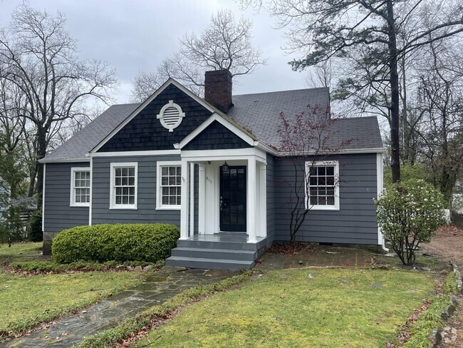 Building Photo - 911 Cherokee Ln Rental