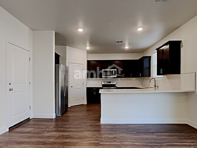 Photo - 716 Terrain Star Ave