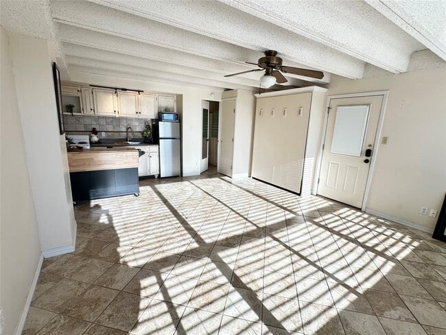 Photo - 5916 Lago Vista Way Unit B18