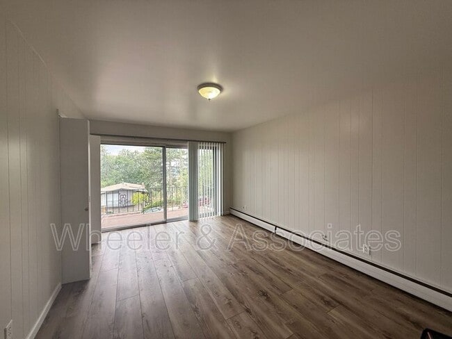 Photo - 638 Columbus St E