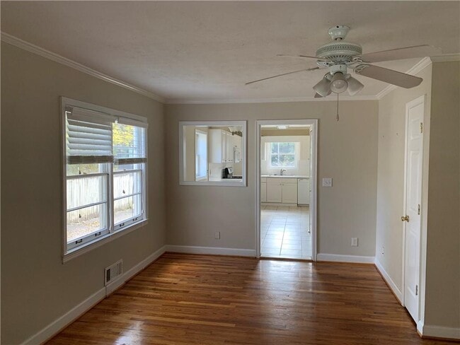 Photo - 1910 La Dawn Ln NW